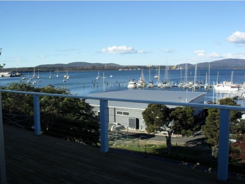 128 Flinders Street, Beauty Point TAS 7270