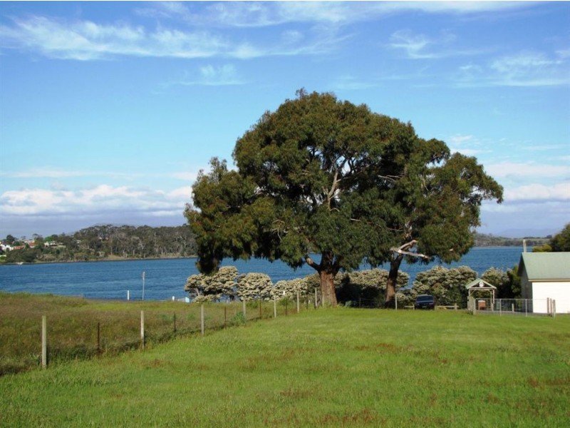 32 Sunset Boulevard, Clarence Point TAS 7270