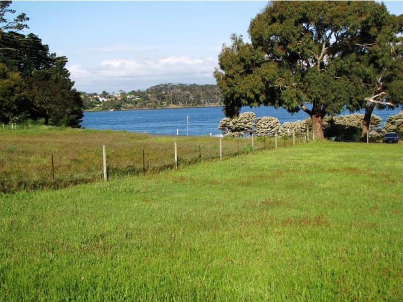 32 Sunset Boulevard, Clarence Point TAS 7270