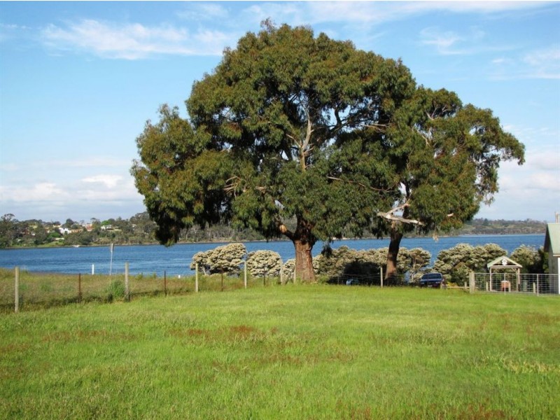 32 Sunset Boulevard, Clarence Point TAS 7270