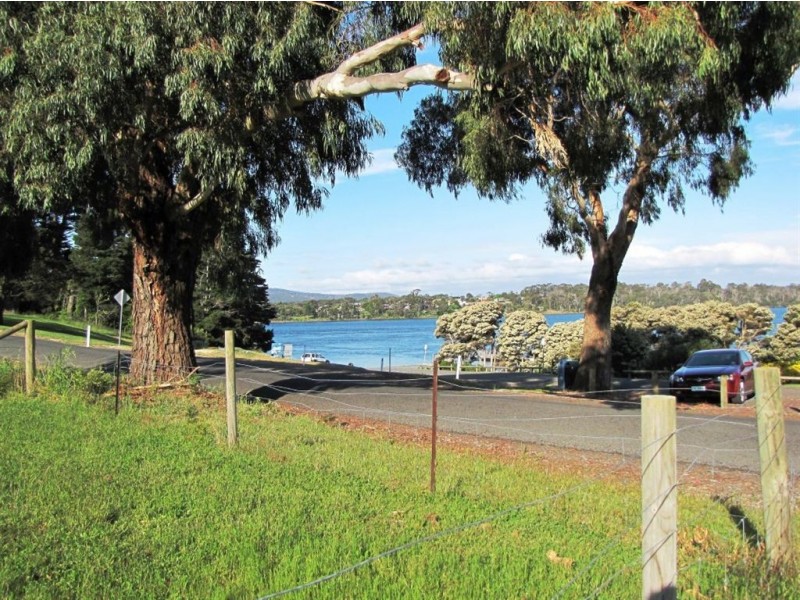 32 Sunset Boulevard, Clarence Point TAS 7270