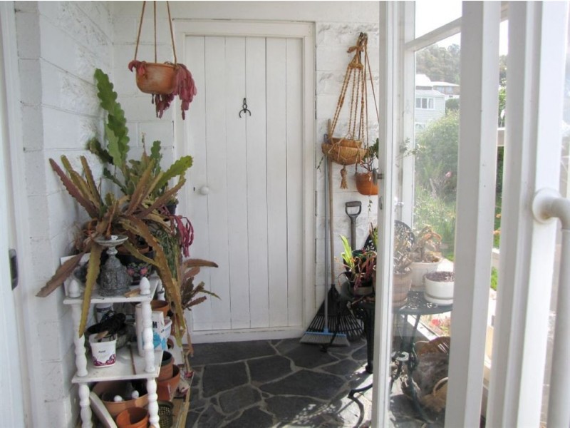 6 Bernard Street, Beaconsfield TAS 7270