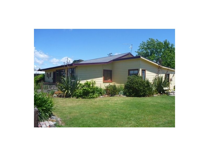 2 Taroona Street, Gravelly Beach TAS 7276