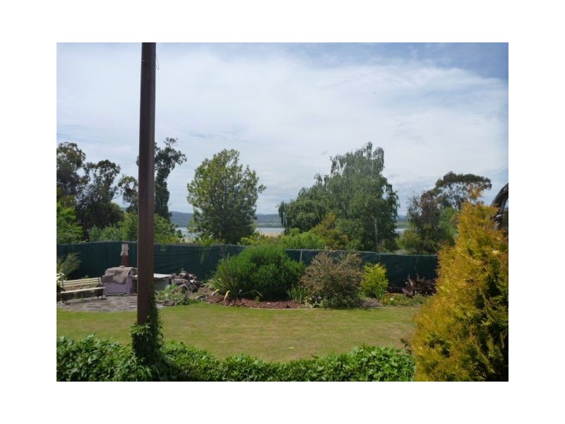 2 Taroona Street, Gravelly Beach TAS 7276