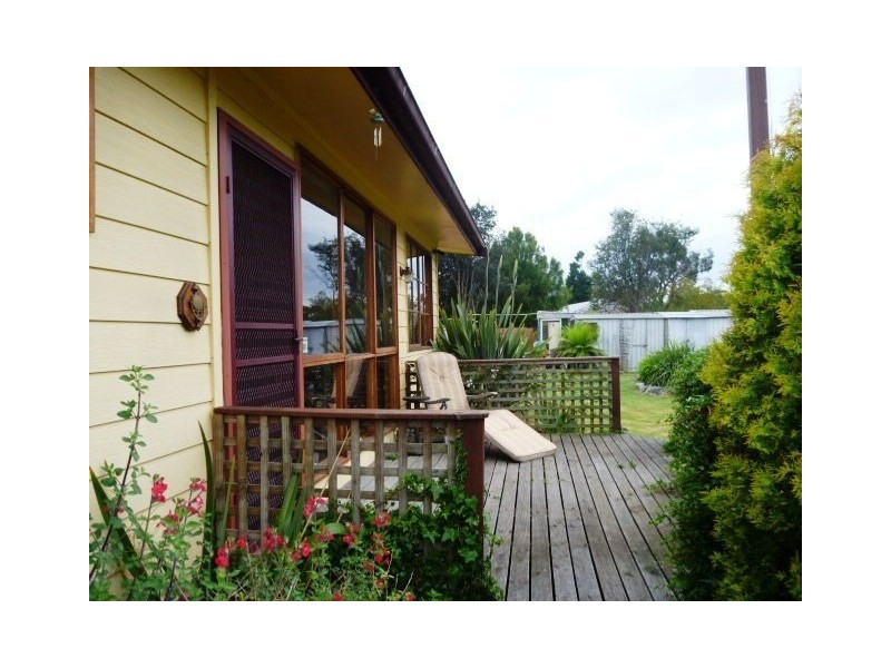 2 Taroona Street, Gravelly Beach TAS 7276