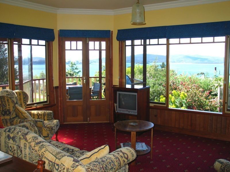 77 Flinders Street, Beauty Point TAS 7270
