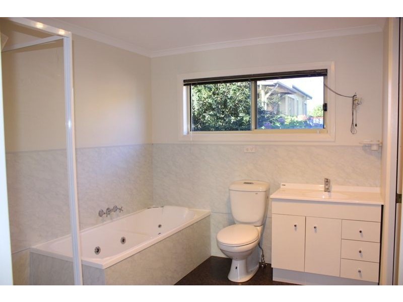 8 Ross Street, Beauty Point TAS 7270