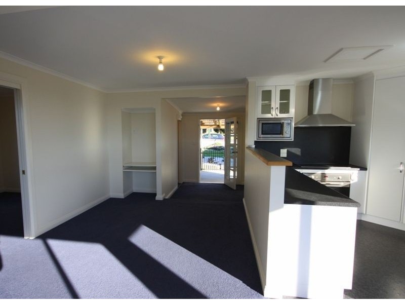 8 Ross Street, Beauty Point TAS 7270