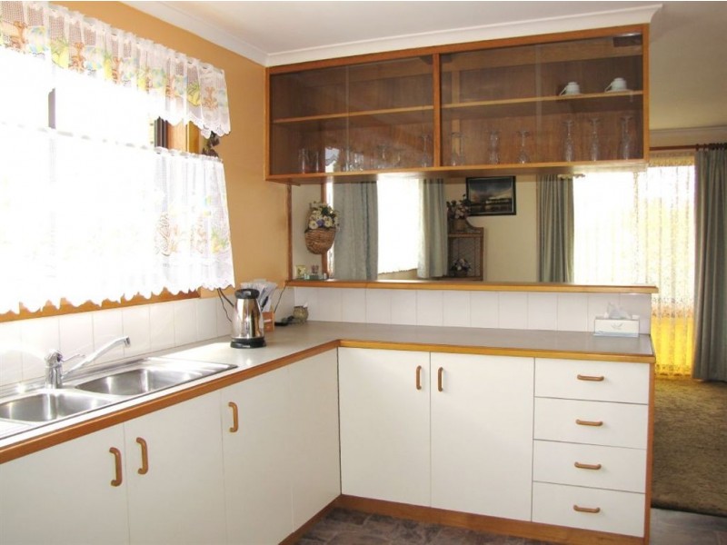 5 Kitchener Avenue, Beauty Point TAS 7270