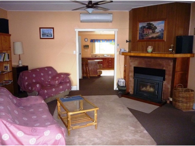 13 Lenborough Street, Beauty Point TAS 7270