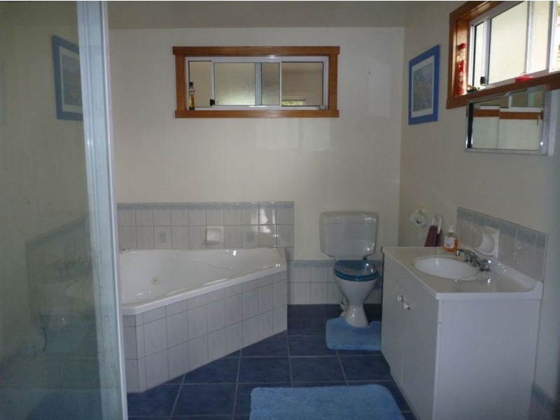 13 Lenborough Street, Beauty Point TAS 7270