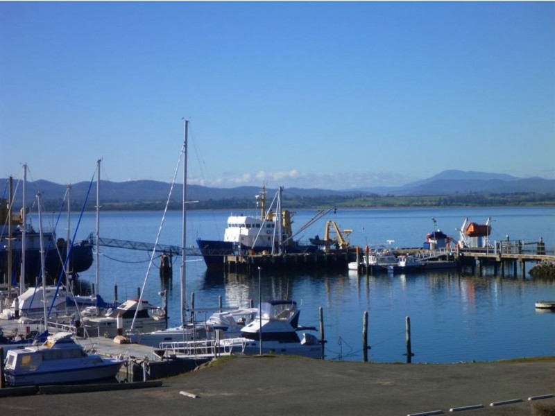 124 Flinders Street, Beauty Point TAS 7270