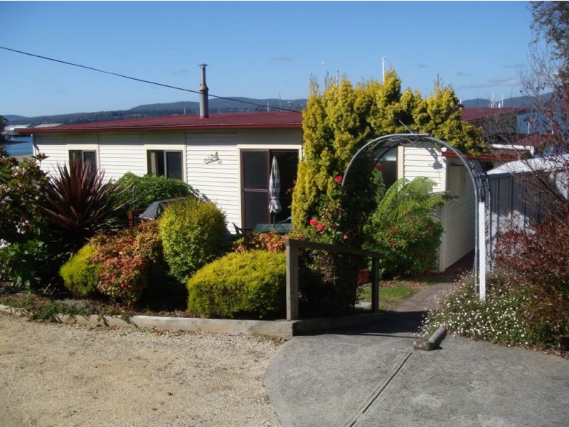 124 Flinders Street, Beauty Point TAS 7270