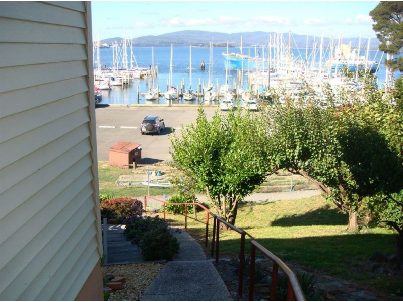 124 Flinders Street, Beauty Point TAS 7270