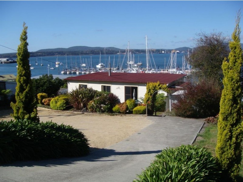 124 Flinders Street, Beauty Point TAS 7270