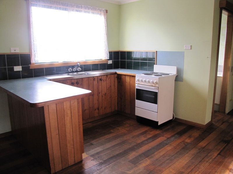 12 Crowther Street, Beaconsfield TAS 7270