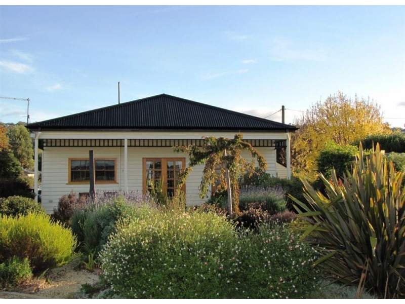 18 Archer Street, Beaconsfield TAS 7270