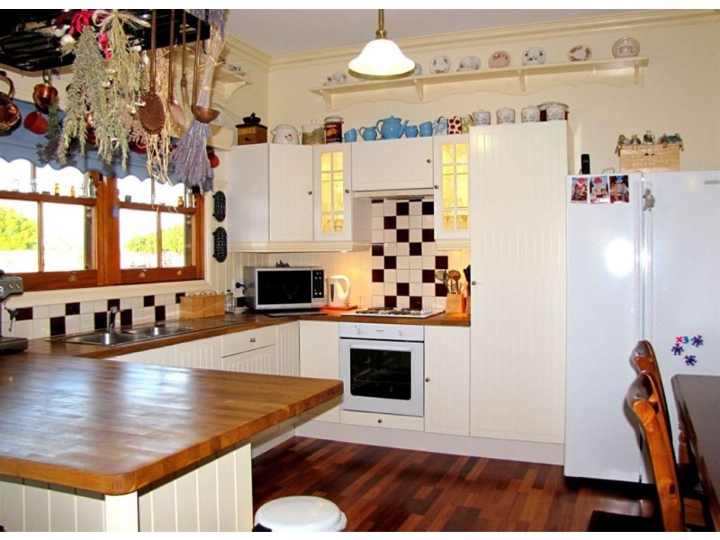 18 Archer Street, Beaconsfield TAS 7270