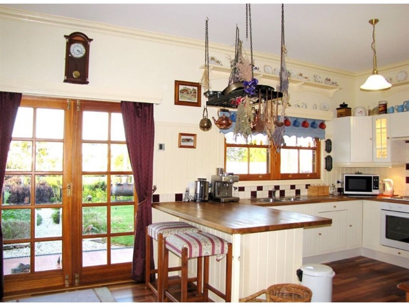 18 Archer Street, Beaconsfield TAS 7270