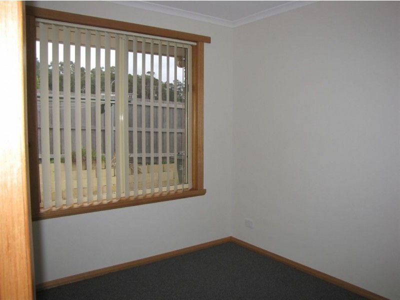 2/1 Cosgrove Court, Beauty Point TAS 7270