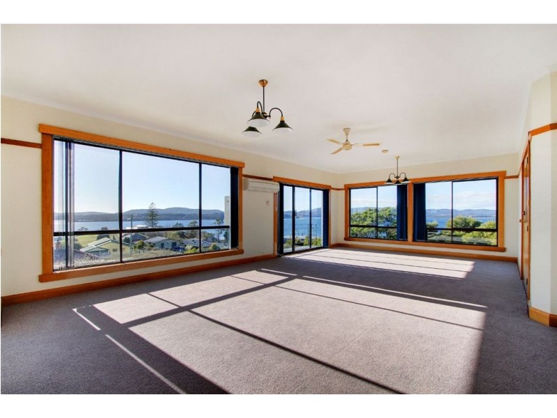 156 Oxford Street, Beauty Point TAS 7270