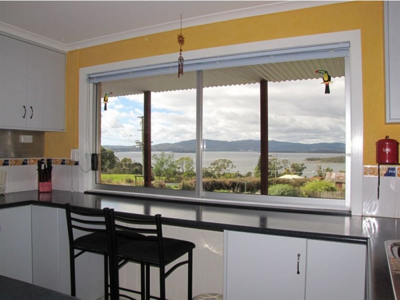 7 Augustus Street, Beauty Point TAS 7270