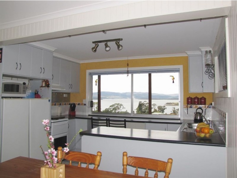 7 Augustus Street, Beauty Point TAS 7270