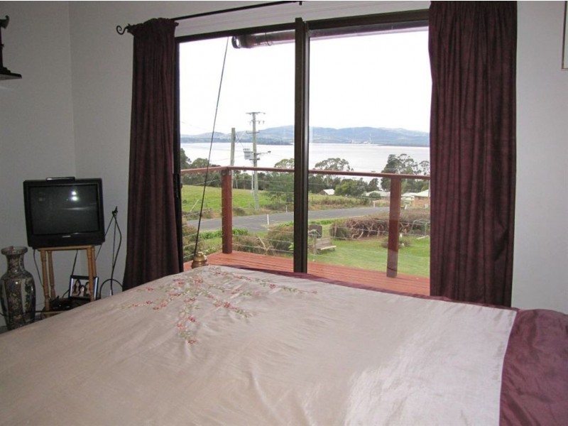 7 Augustus Street, Beauty Point TAS 7270