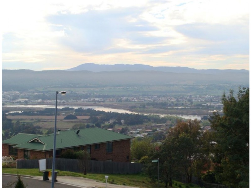 4 Tennyson Drive, Riverside TAS 7250