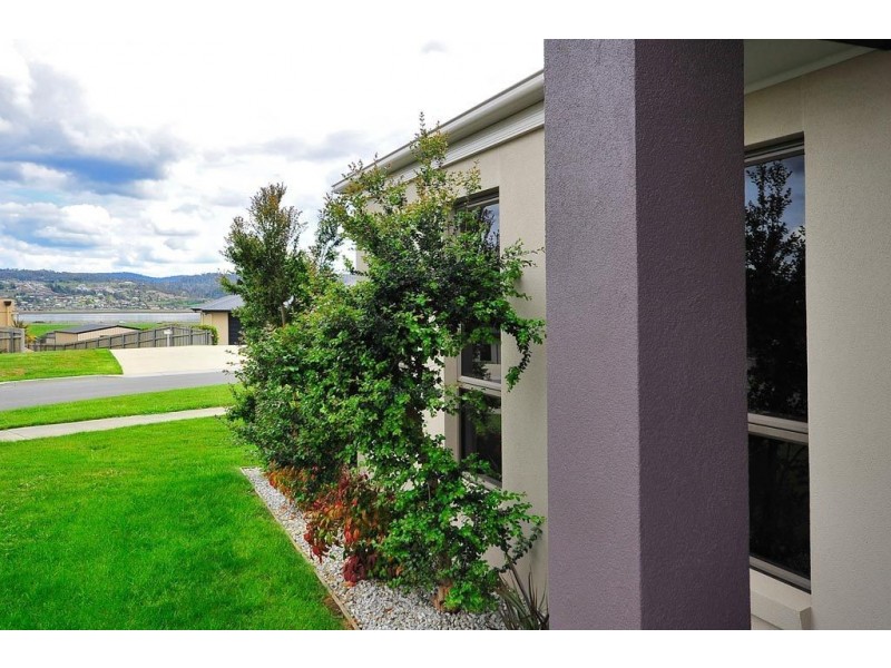 6 Sarinda Close, Newnham TAS 7248