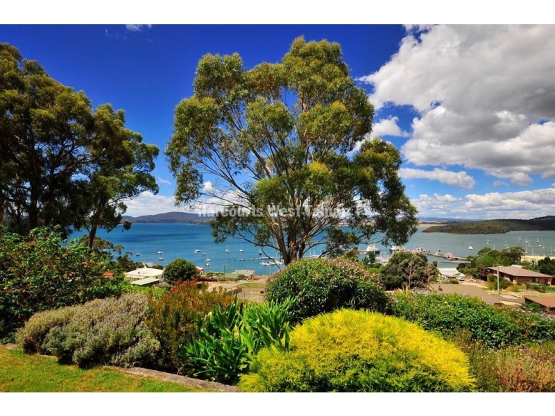 116 Oxford Street, Beauty Point TAS 7270