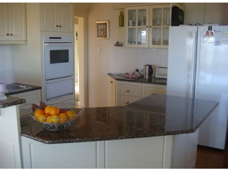 12 Ross Street, Beauty Point TAS 7270