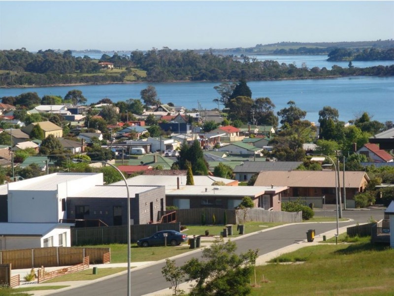 12 Ross Street, Beauty Point TAS 7270