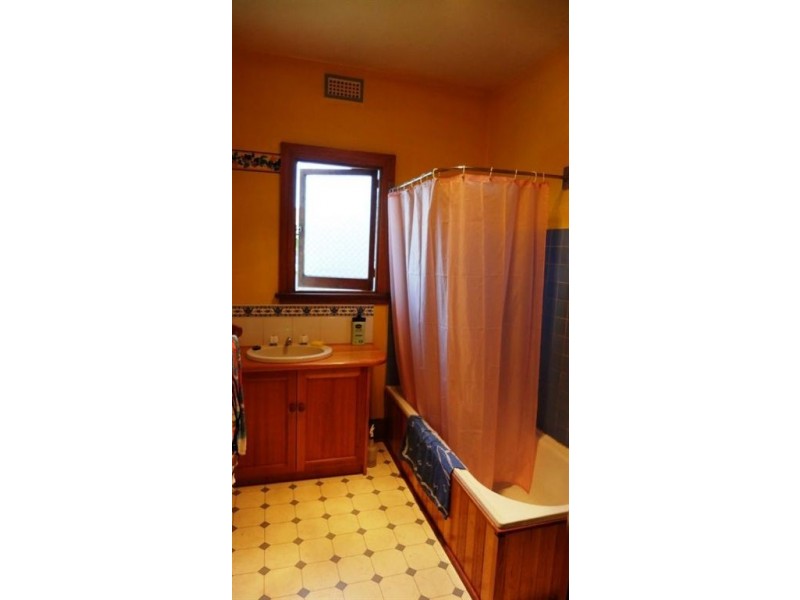 16 Jellico Street, Mowbray TAS 7248