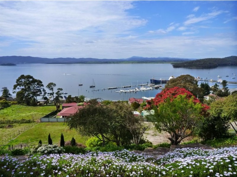 128 Oxford Street, Beauty Point TAS 7270