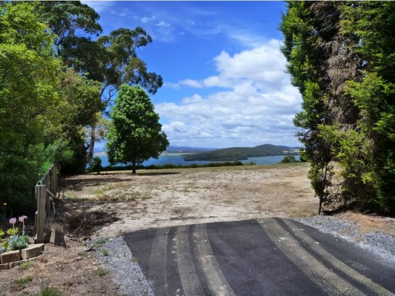 128 Oxford Street, Beauty Point TAS 7270