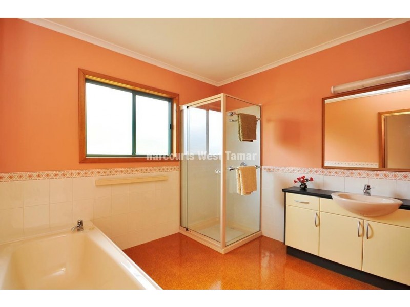 175 Gravelly Beach Road, Blackwall TAS 7275