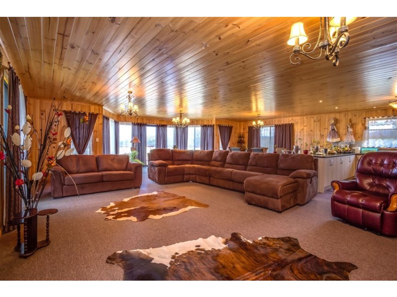 17 Possum Road, Beaconsfield TAS 7270