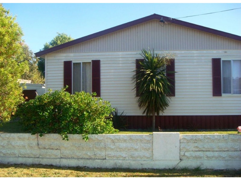 24 Beatty Street, Beauty Point TAS 7270