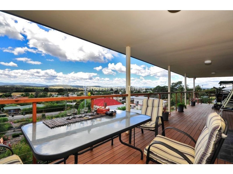 11 Bolton Street, Beaconsfield TAS 7270