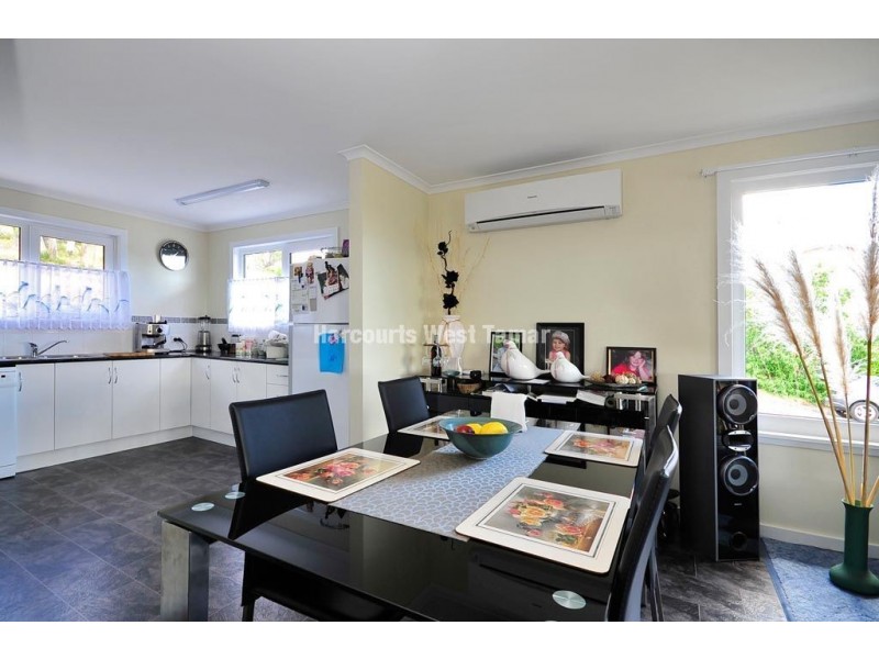 11 Bolton Street, Beaconsfield TAS 7270