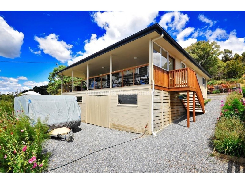 11 Bolton Street, Beaconsfield TAS 7270