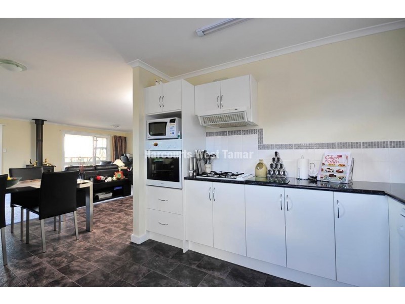 11 Bolton Street, Beaconsfield TAS 7270