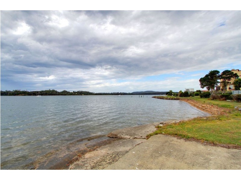 10 Eton Street, Beauty Point TAS 7270