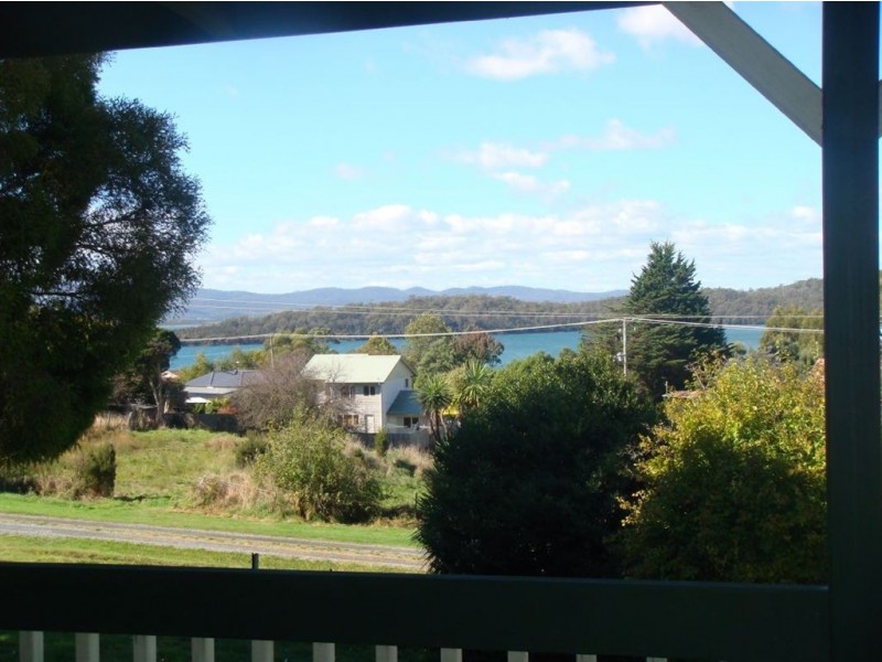 3 Robert Street, Beauty Point TAS 7270