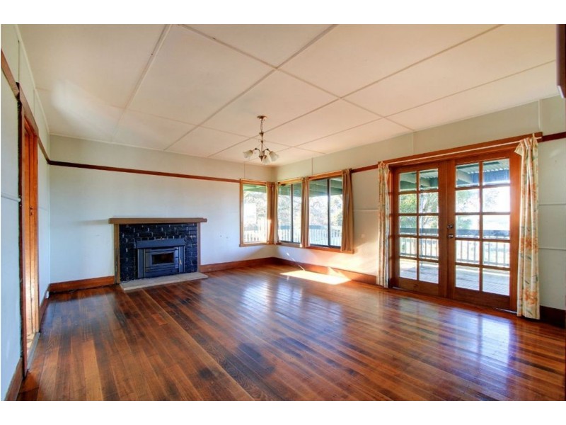 3 Robert Street, Beauty Point TAS 7270