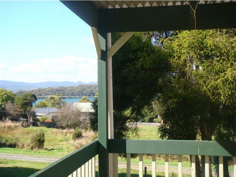 3 Robert Street, Beauty Point TAS 7270