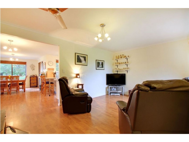 2/145 Paper Beach Road, Swan Point TAS 7275