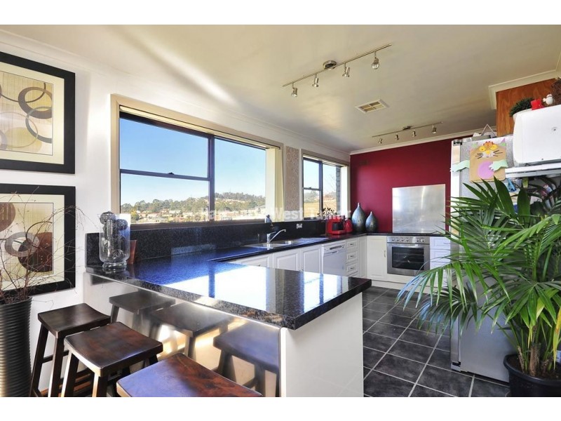 17 Balmoral Ave, Riverside TAS 7250