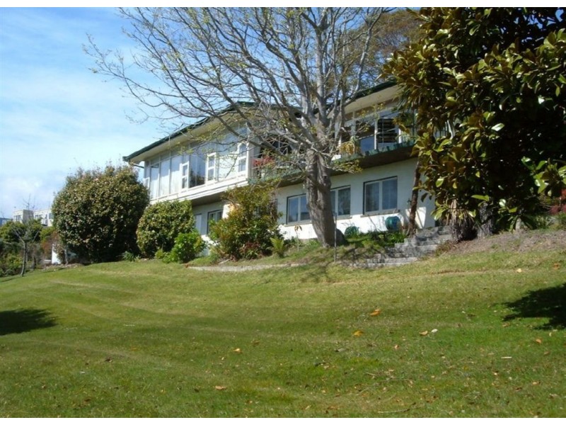 2 Beach Cres, Greens Beach TAS 7270